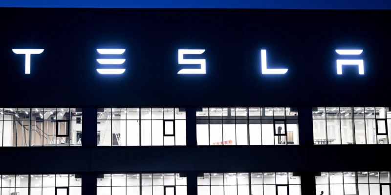 Der E-Auto-Gigant Tesla wäre vermutlich ebenfalls von Strafzöllen gegen China betroffen. Foto Filip Singer (Keystone)