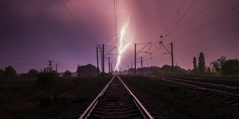 Wenn die Bahn internationale Direktverbindungen kappt, hätte das negative Folgen für die Umwelt. Foto: Anton Petrus (gettyimages)