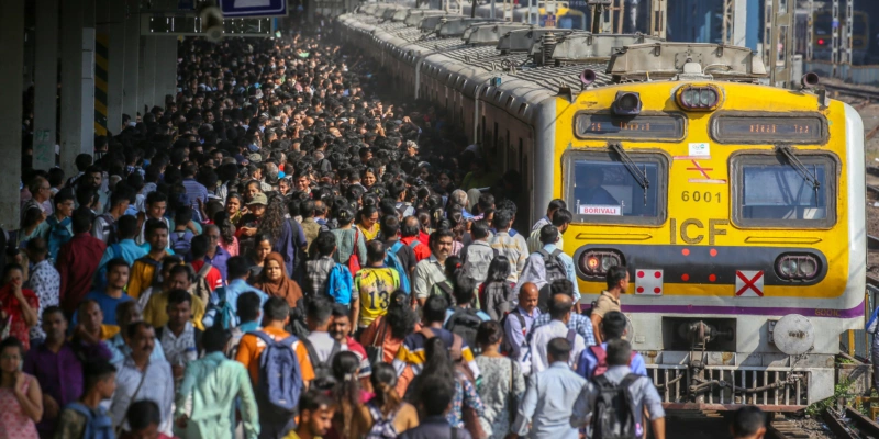 Bahnhof Borivali in Mumbai: In wenigen Jahren wird hier eine moderne Bahnlinie entstehen. Foto: Divyakant Solanki (Keystone)