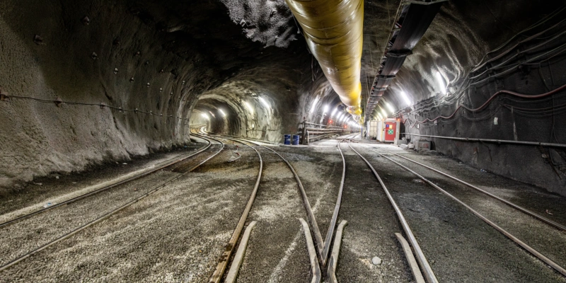 Im Brenner-Basistunnel wird gebaut. Der Erkundungsstollen mit Abzweigtunnel zu den Haupttunnelröhren. Bild: BBT