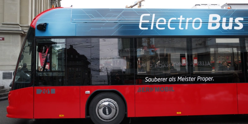Weil Verkehrsbetriebe ihre Diesel- durch E-Busse ersetzen, steigt generell der Strombedarf.  Foto: Christian Pfander (Tamedia)