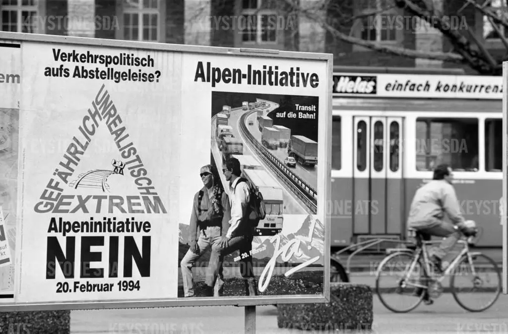 Nach einem emotionalen Abstimmungskampf wurde die Alpen-Initiative 1994 mit 52 Prozent Ja-Stimmen angenommen. Foto: Keystone
