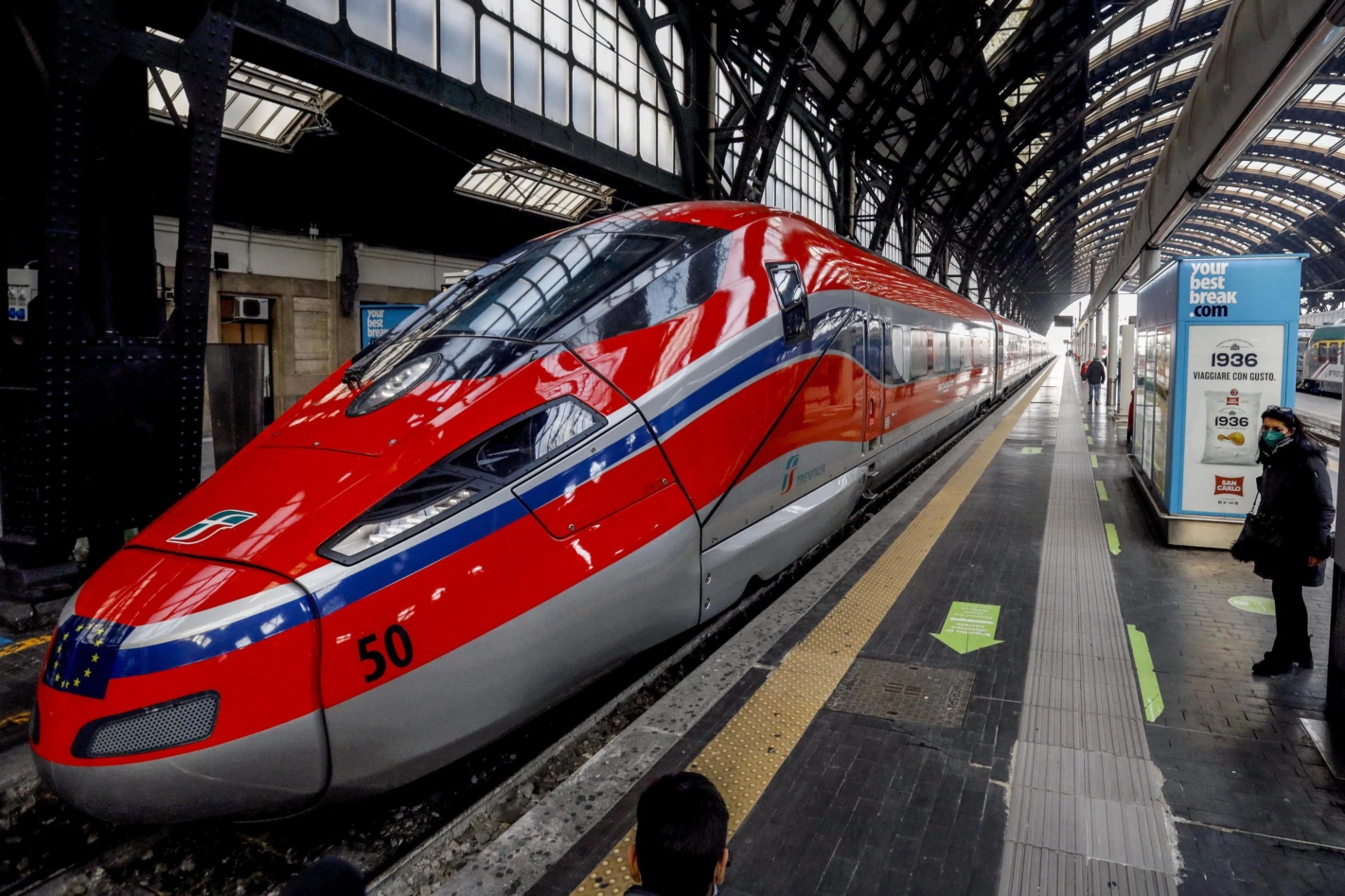Bei einem Systemwechsel könnte etwa Trenitalia mit dem Frecciarossa in Eigenverantwortung Strecken wie Mailand - Zürich anbieten. Foto: Mourad Balti Touati (Keystone)