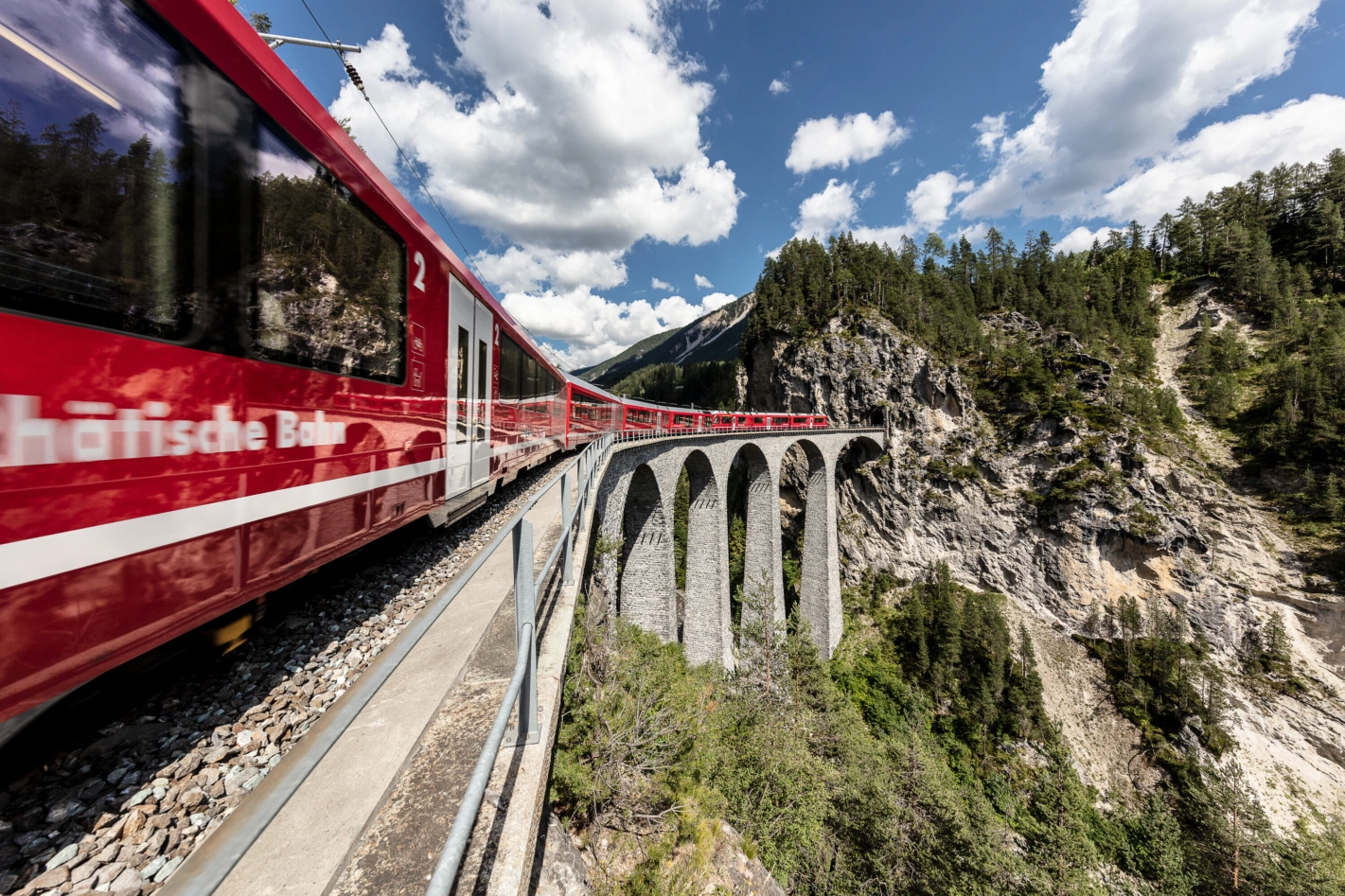 Die Rhätische Bahn betreibt unter anderem die UNESCO Welterbe-Strecke Albula-Bernina, welche zahlreiche unterhaltsintensive Ingenieurbauten aufweist. Foto: zvg